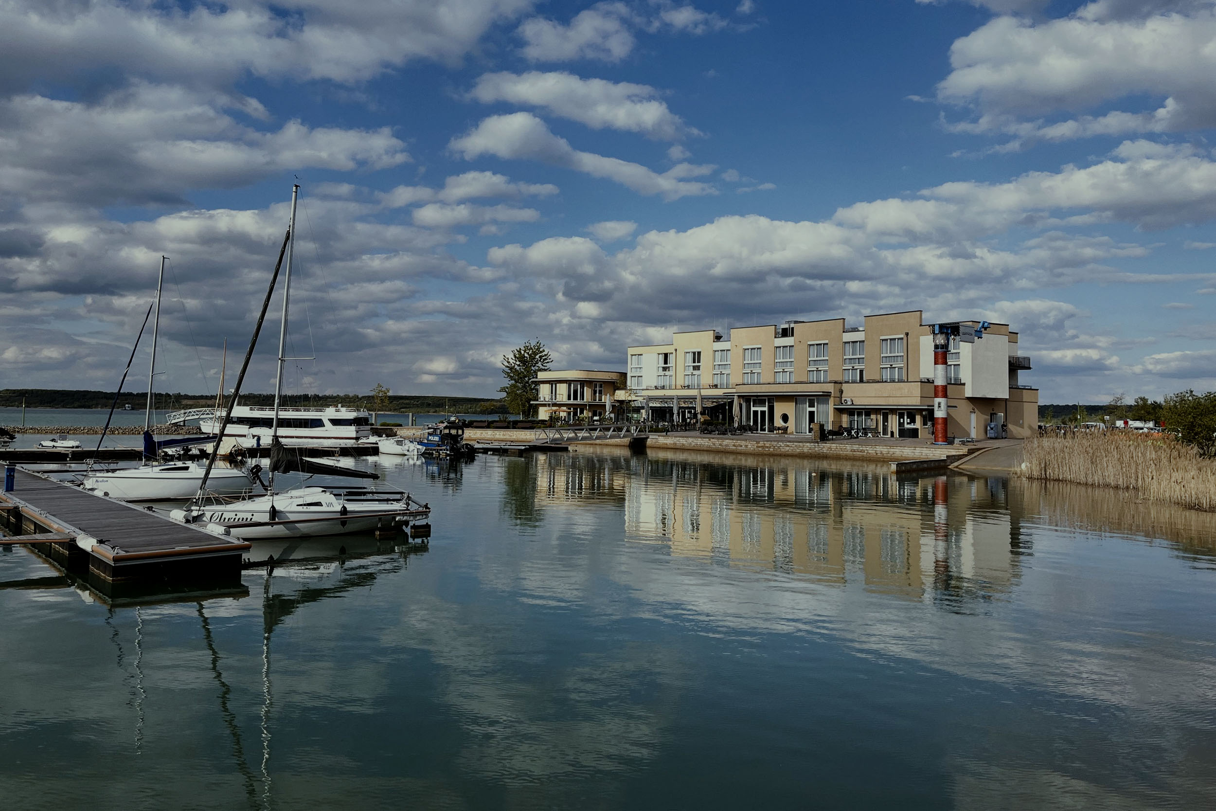 Featured image for “Fünf Promotionen und ein wunder­schöner See”